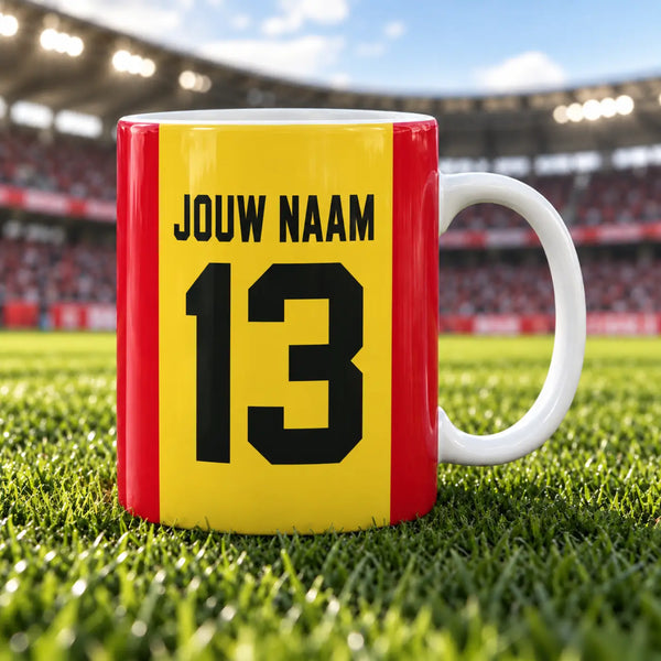 Twaalfde man Voetbalmok Gepersonaliseerd met naam en nummer – gepersonaliseerd voetbalcadeau